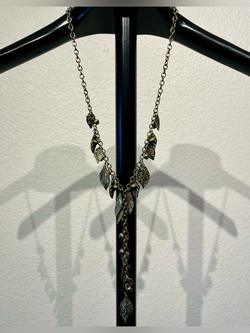 Vintage Gold Tone Leaf Charm Necklace